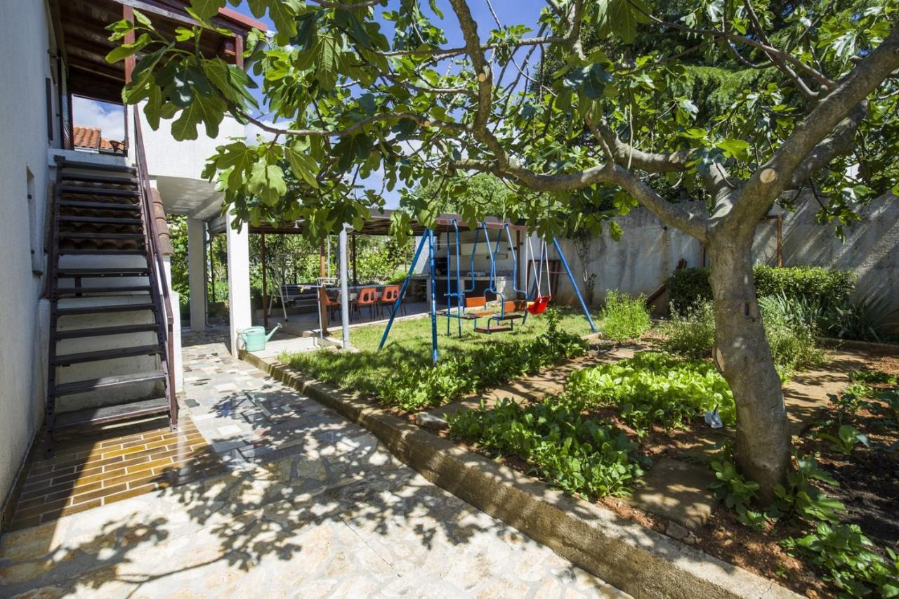 Apartment Vili ปิเนซิตซี ภายนอก รูปภาพ
